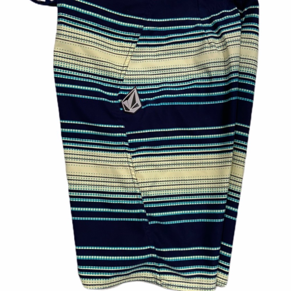 Volcom Size 28 Board Shorts